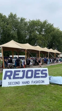 REJOES signing op Lowlands 2023 REJOES signing op Lowlands 2023