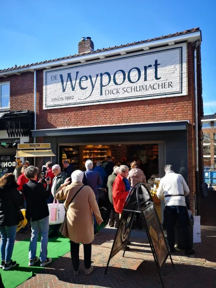 Gevelbelettering De Weypoort Gevelbelettering De Weypoort