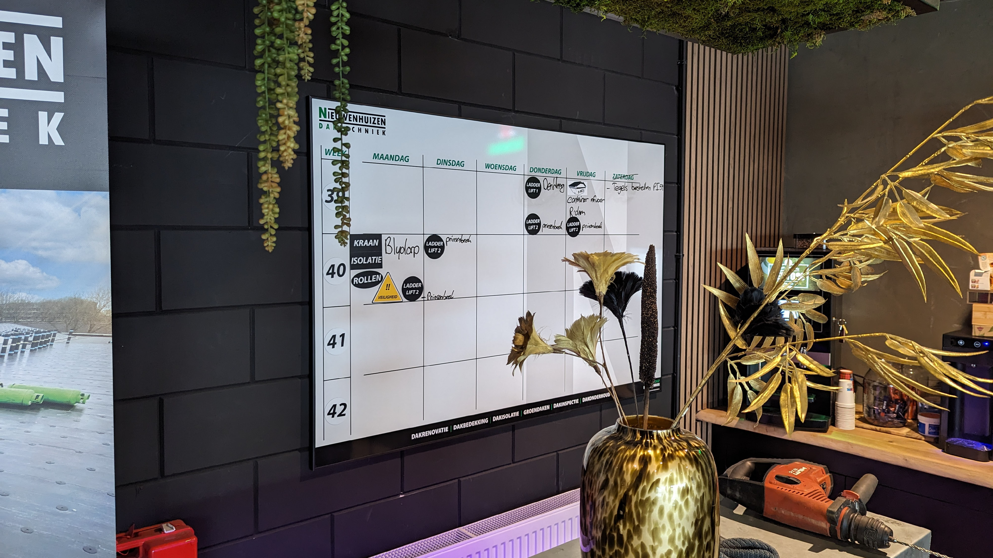 Een staalbond planbord met wisbordfolie Een staalbond planbord met wisbordfolie
